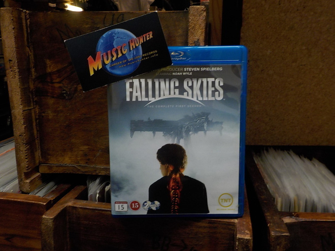 FALLING SKIES - THE COMPLETE FIRST SEASON UUSI BLU-RAY