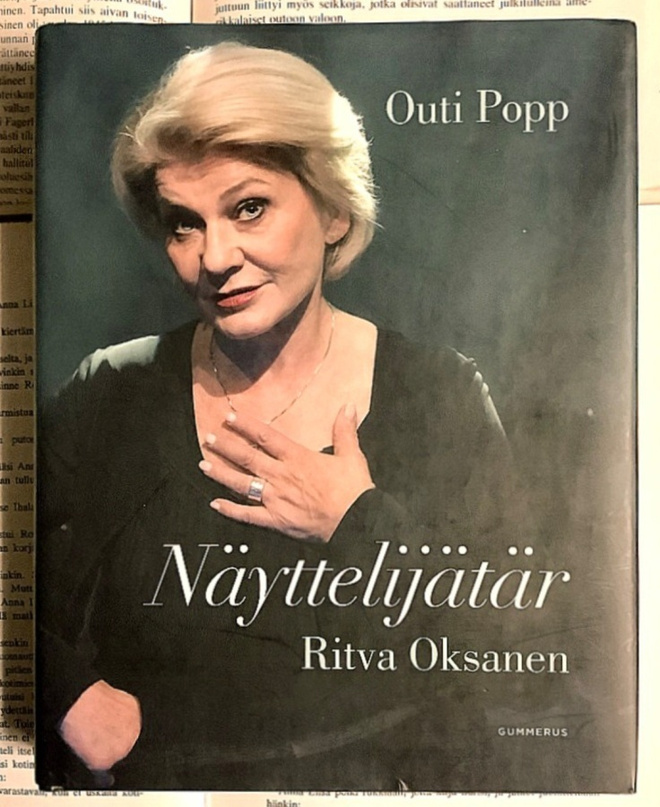 Outi Popp - Näyttelijätär: Ritva Oksanen (sid.)
