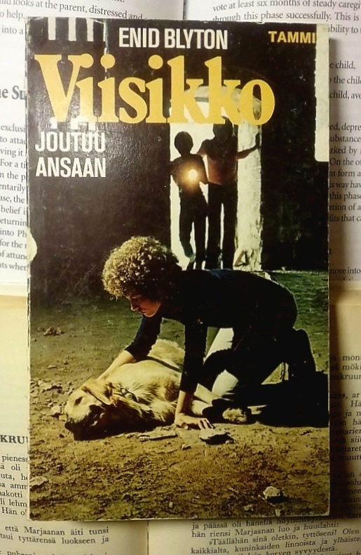 Enid Blyton - Viisikko joutuu ansaan (nid.)