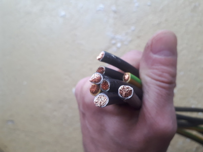 Kuparikaapeli monisäikeinen 16 mm2 noin 58 metriä