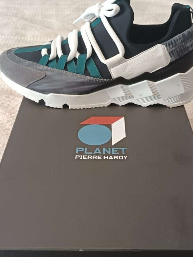 PIERRE HARDY PLANET TREK GRIS lenkkarit koko 43