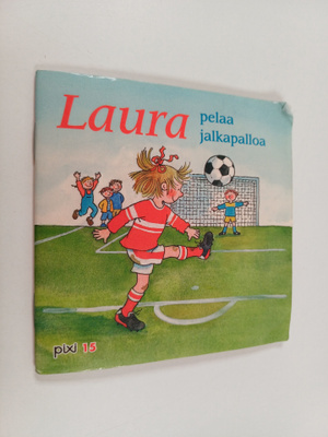 Laura pelaa jalkapalloa