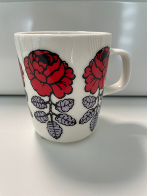 Marimekko Vihkiruusu muki