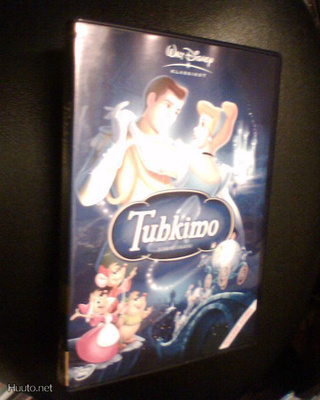 DVD TUHKIMO Juhlajulkaisu ( 12 Disney klassikko ) Sis.pk:t