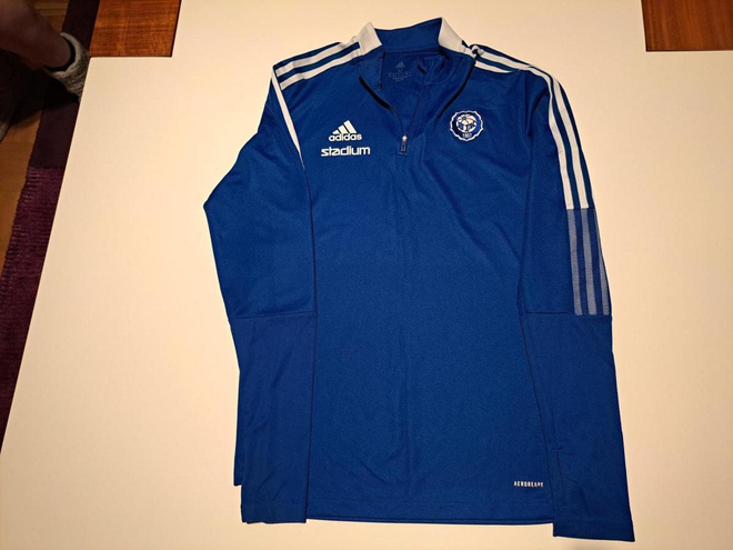 Adidaksen treenipaita HJK:n logolla, koko M.