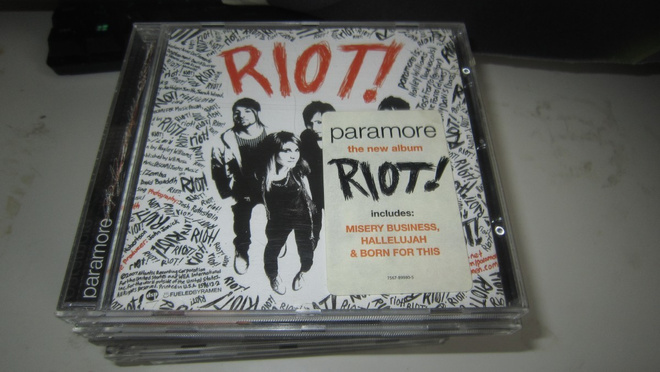 Paramore – Riot!