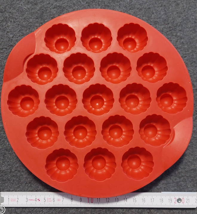 Tupperware silikonivuoka kohvehtivuoka punainen