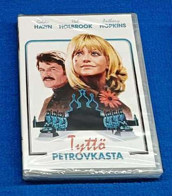 Tyttö Petrovskasta (uusi muoveissa)