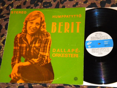 BERIT & Dallapé-orkesteri - Humppatyttö Berit - LP 1975 EX-