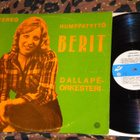 BERIT & Dallapé-orkesteri - Humppatyttö Berit - LP 1975 EX- - pikkukuva 1