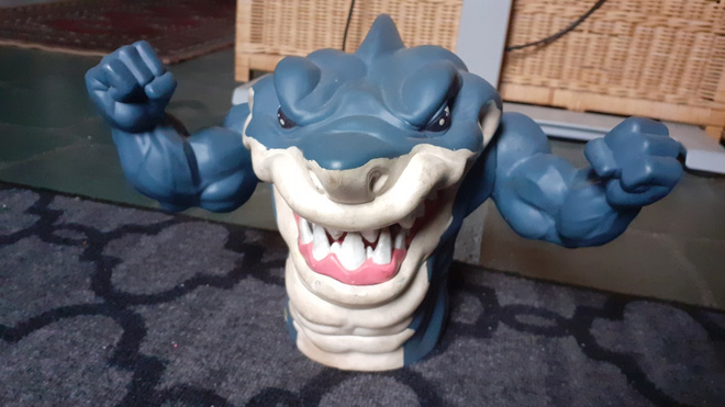 Katuhait Street Sharks Ripster käsinukke