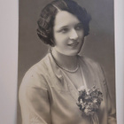 Naisen muotokuva postikortti vintage - pikkukuva 1