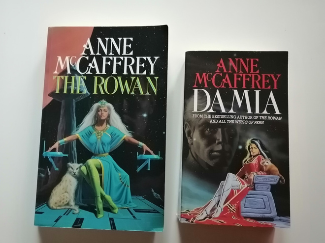 McCaffrey, Anne: Tower and Hive, the book 1 & 2