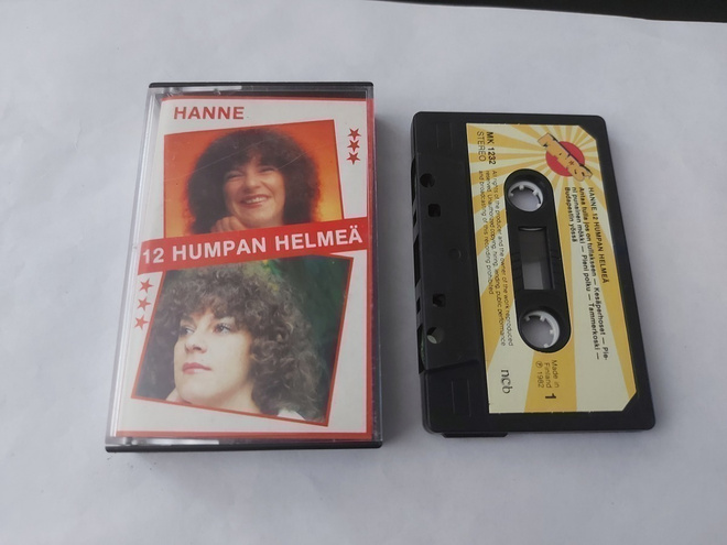 HANNE - 12 HUMPAN HELMEÄ c-kasetti ( Hyvä kunto )