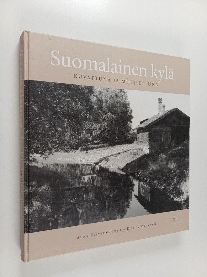 Anna Kirveennummi : Suomalainen kylä kuvattuna ja muistel...