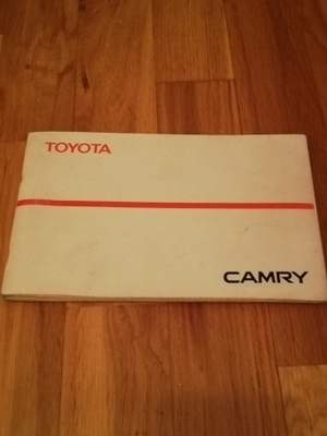 Toyota Camry 1988 omistajan käsikirja