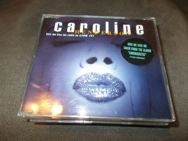 CDM CAROLINE HENDERSON ** KISS ME KISS ME ** REMIX
