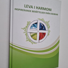 Leva i harmoni : inspirerande berättelser från ekobyar - pikkukuva 1