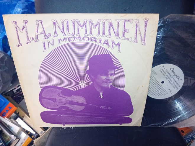 LP M. A. Numminen  : In Memoriam  ( SIS POSTIKULU  )