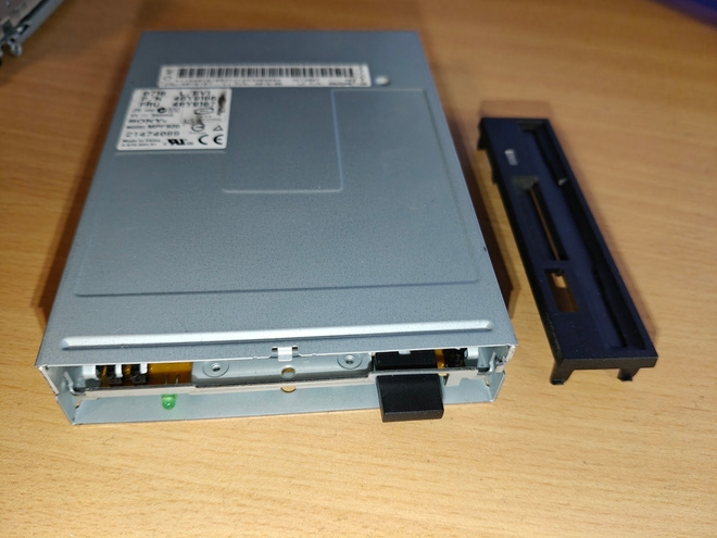 Amiga levyasema Sony MPF920