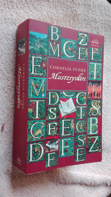 Cornelia Funke: Mustesydän