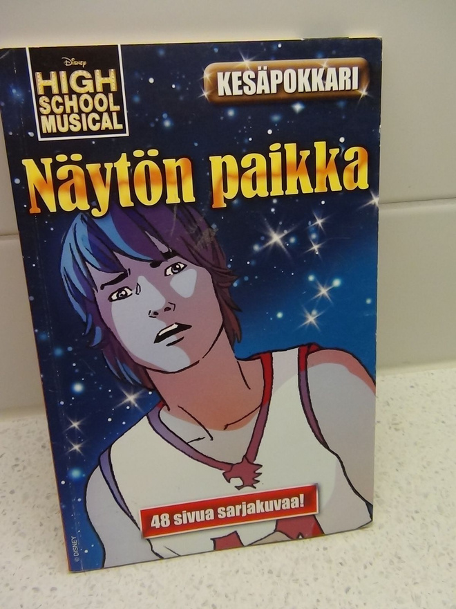HIGH SCHOOL MUSICAL, NÄYTÖN  PAIKKA