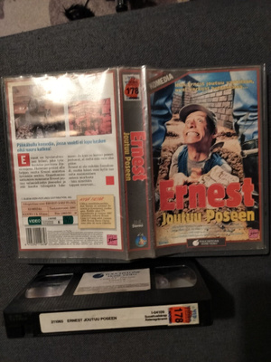 Ernest joutuu poseen VHS Egmont isokoppainen