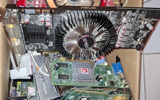 Laatikollinen vanhaa PC- tietokonetavaraa: CPU,GPU,RAM, ym.
