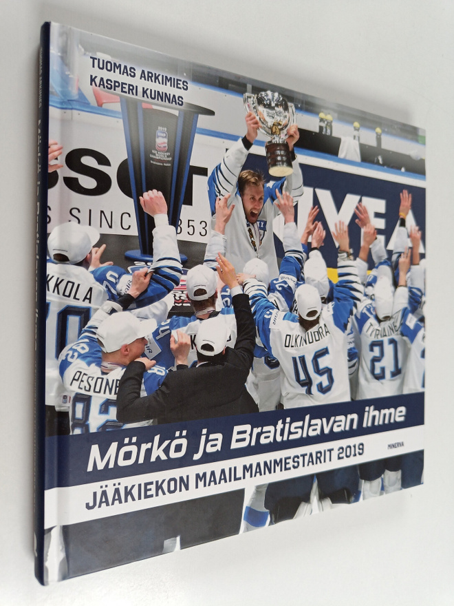 Tuomas Arkimies : Mörkö ja Bratislavan ihme : Jääkiekon m...