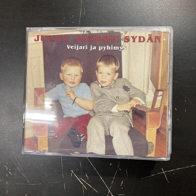 Juliet Jonesin Sydän - Veijari ja pyhimys CDS
