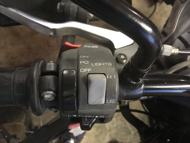 YAMAHA TDM 850 -92 VASEMMANPUOLEN KATKAISIAT.