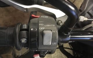 YAMAHA TDM 850 -92 VASEMMANPUOLEN KATKAISIAT.