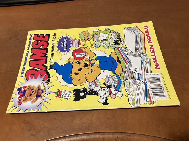 MAAILMAN VAHVIN NALLE 2/2002 HYVÄ