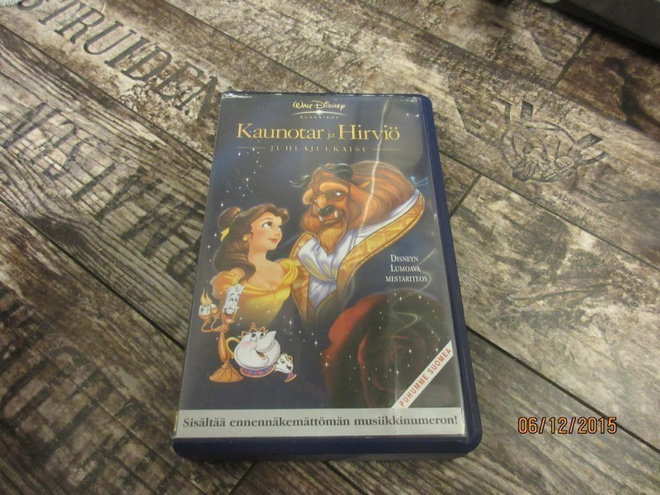 Disneyn klassikko 30 - Kaunotar ja Hirviö (VHS)