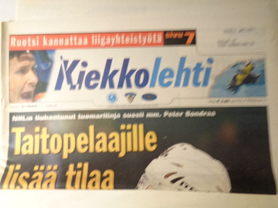 Kiekkolehti Nro 21/2002 (12.12)