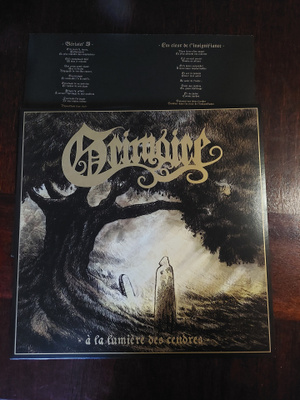 Grimoire - À La Lumière Des Cendres