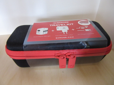 SKROSS TRAVEL KIT pistokeadapteri + laturi...