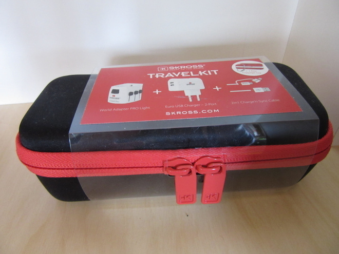 SKROSS TRAVEL KIT pistokeadapteri + laturi...