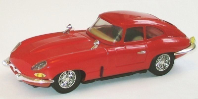 Peltinen "Luxe Car" Jaguar E-type coupe, punainen 1:15