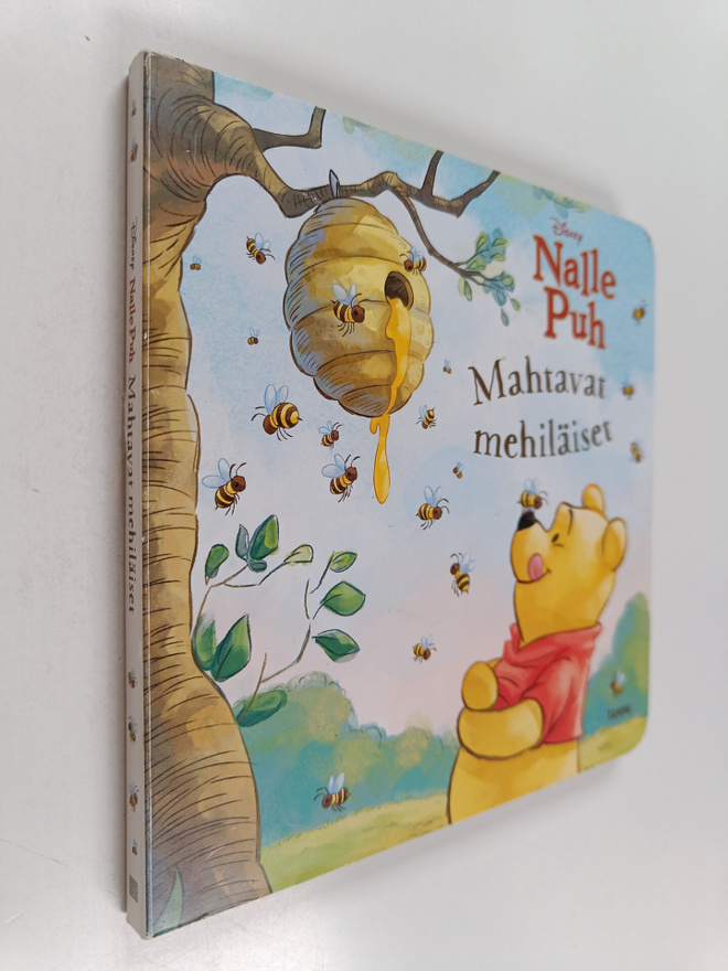 Walt Disney ym. : Disney. Nalle Puh. Mahtavat mehiläiset