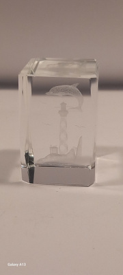 Kristalli hiottu miniatyyri . Delfiini