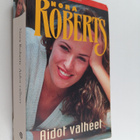 Nora Roberts : Aidot valheet - pikkukuva 1