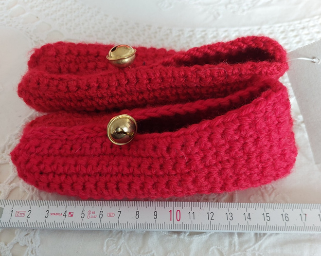 Alina´s Handmade käsityö  punaiset tossut + kulkunen