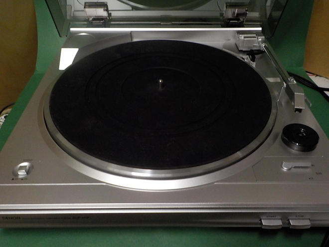 DENON DP-29F VINYYLISOITIN - UUTTA VASTAAVA TAKUU VOIMASSA !