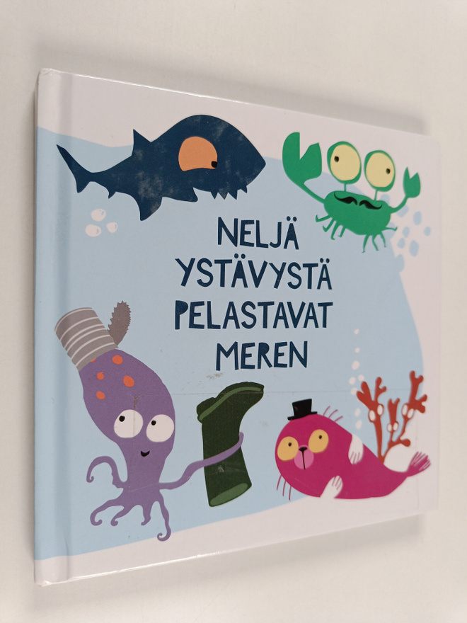 Neljä ystävystä pelastavat meren