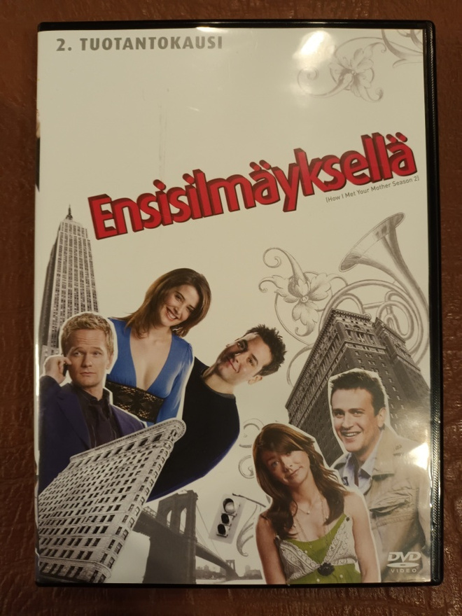 Ensisilmäyksellä  2. Kausi - 3 DVD:n boxi