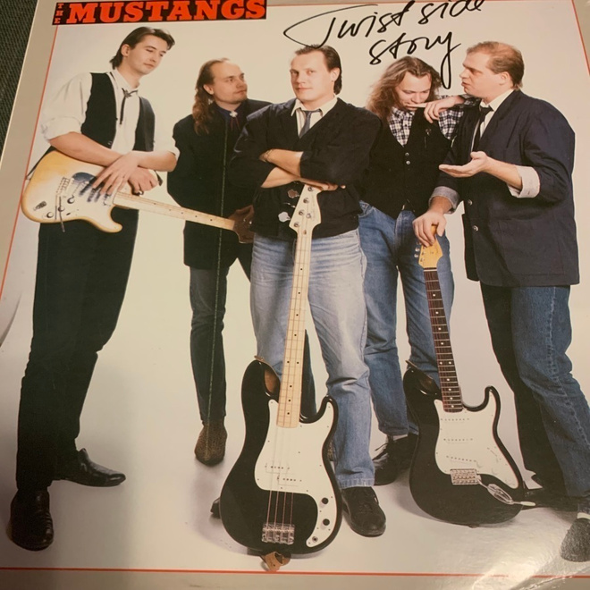 MUSTANGS, the: Twist Side Story. * FIN 1988