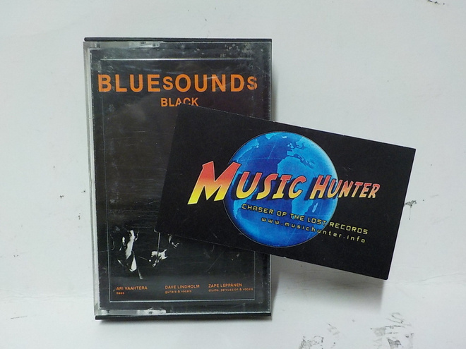 BLUESOUNDS - BLACK -80 FIN PRESS C-KASETTI