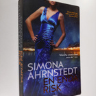 Simona Ahrnstedt : En enda risk - pikkukuva 1
