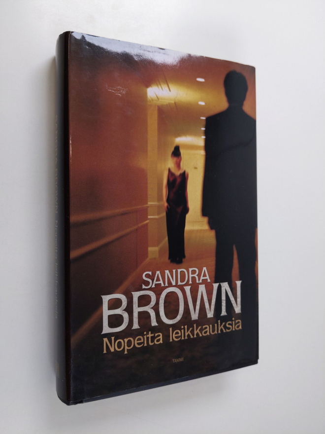 Sandra Brown : Nopeita leikkauksia